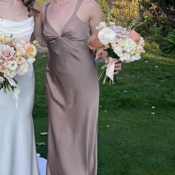 David's Bridal Bias V-Neck Tank Sheeth Long Dress | Matte Satin Size 4 Latte - Picture 3 of 5